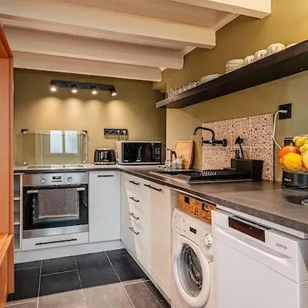 Apartman Rose Garden In Centre For 4 *