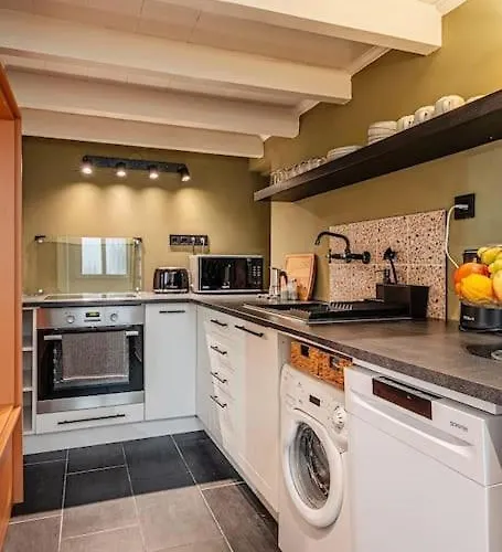 Apartman Rose Garden In Centre For 4 *