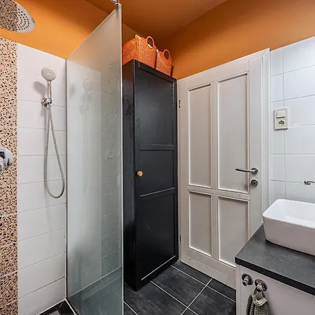 Apartment Rose Garden In Centre For 4 *