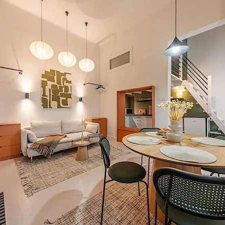 Rose Garden In Centre For 4 *