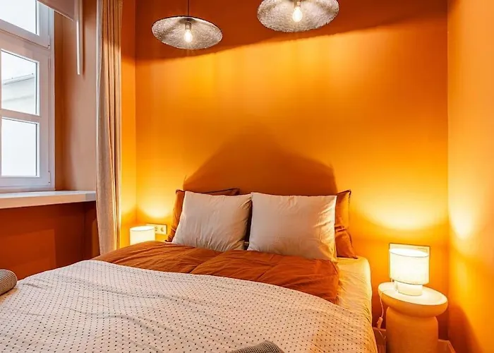 Rose Garden In Centre For 4 * Budapest