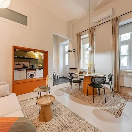 Rose Garden In Centre For 4 Appartement Budapest